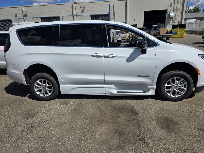 2024 Chrysler Pacifica Touring L with Braun Entervan XT Conversion