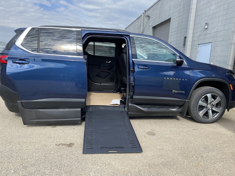 2023 Chevrolet Traverse 3LT with Braun Traverse wheelchair conversion ...