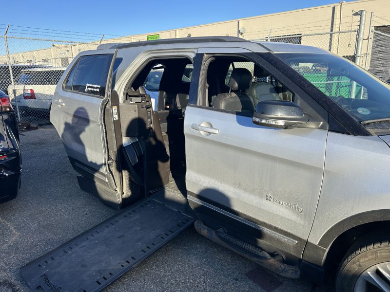 2017 Ford Explorer XLT with Braun MXV Wheelchair Conversion 